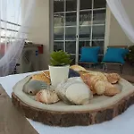Casa Do Beco, Confortavel, Em Bairro Tipico De Nyaraló