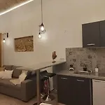 Casa Do Beco, Confortavel, Em Bairro Tipico De Nyaraló