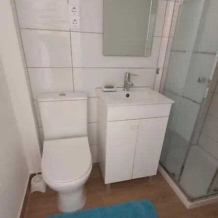 Casa Do Beco, Confortavel, Em Bairro Tipico De